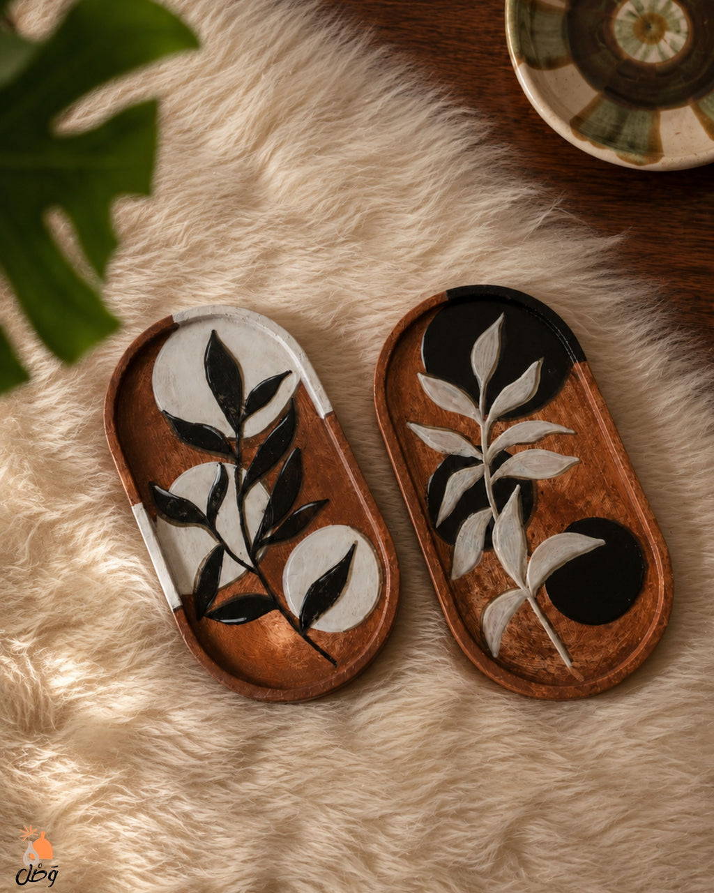 YIN YANG – Hand Painted Concrete Oval Tray