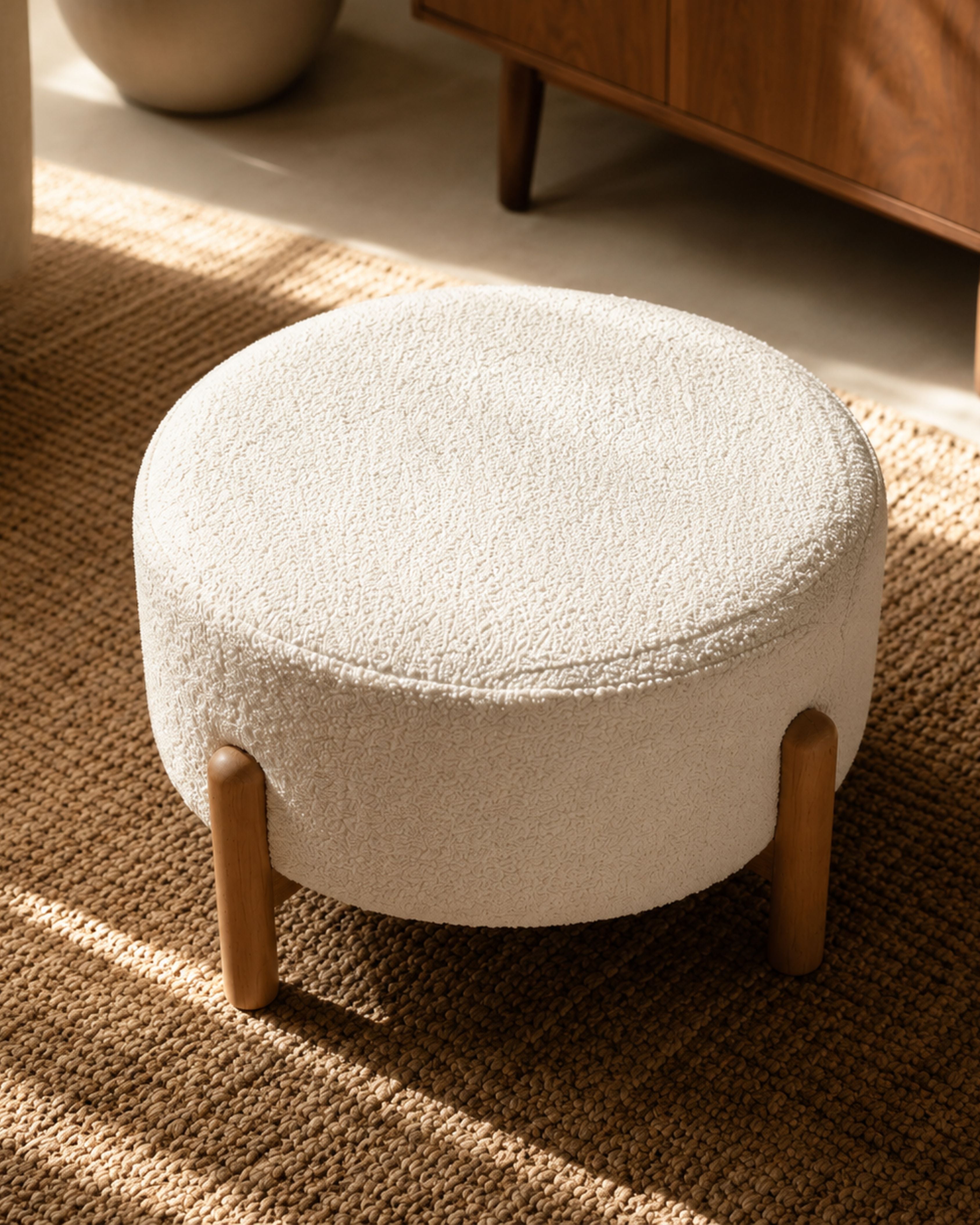 NOVA Bouclé Ottoman